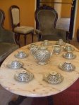Servizio da tè in porcellana decorata in argento, marchiata 