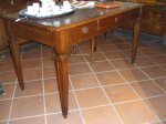 Tavolo scrittoio Luigi XVI in noce,Parma seconda met XVIII secolo